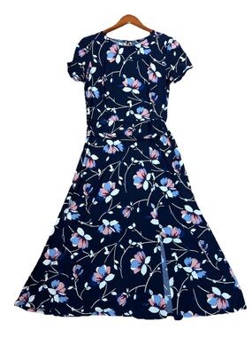 Chaps  crew neck short sleeve floral print  midi dress size M belted blue-pink